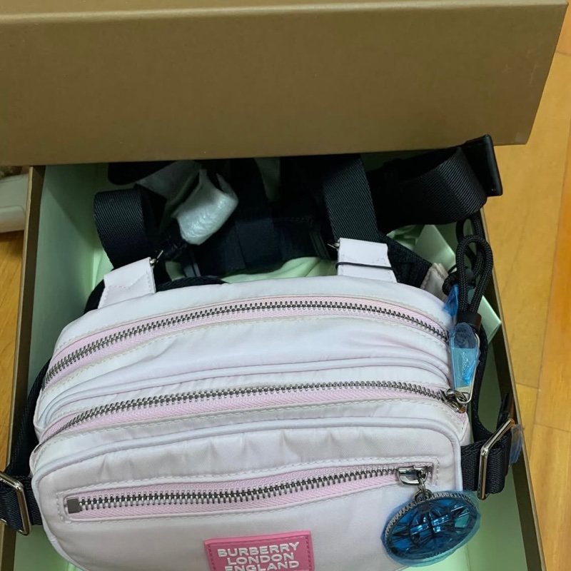 Burberry 尼龍包-0