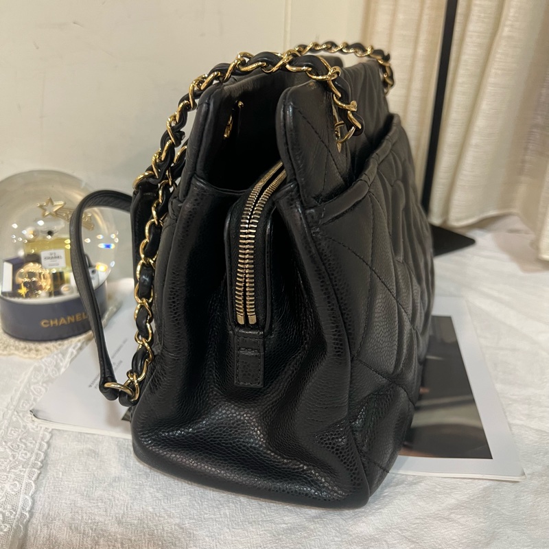 ෆ Chanel 魚子醬荔枝托特-8