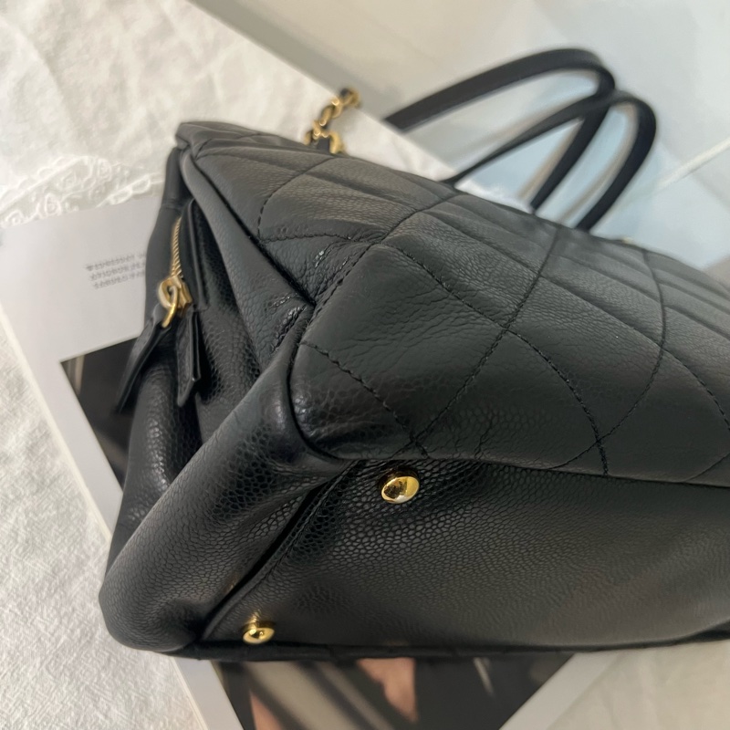 ෆ Chanel 魚子醬荔枝托特-11