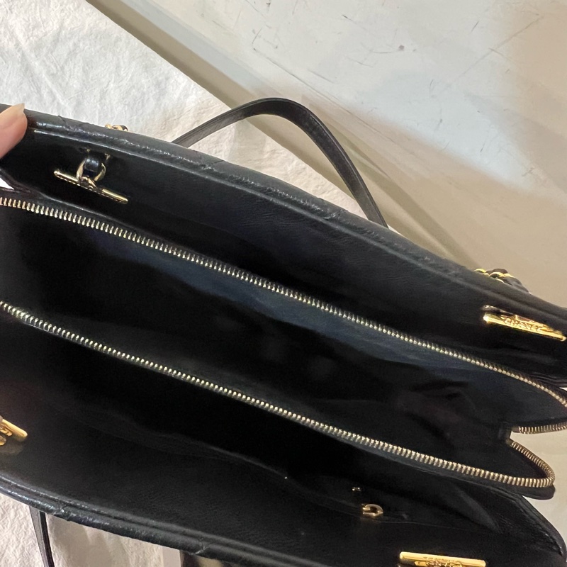 ෆ Chanel 魚子醬荔枝托特-15