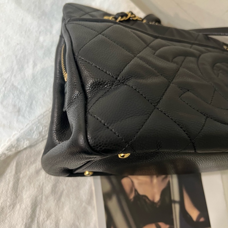 ෆ Chanel 魚子醬荔枝托特-16