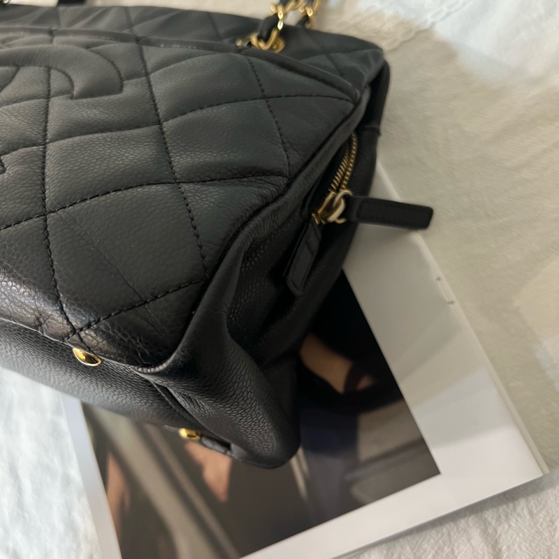 ෆ Chanel 魚子醬荔枝托特-17