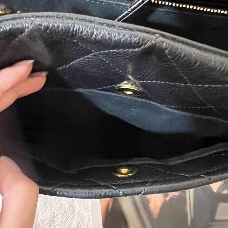 ෆ Chanel 魚子醬荔枝托特-18