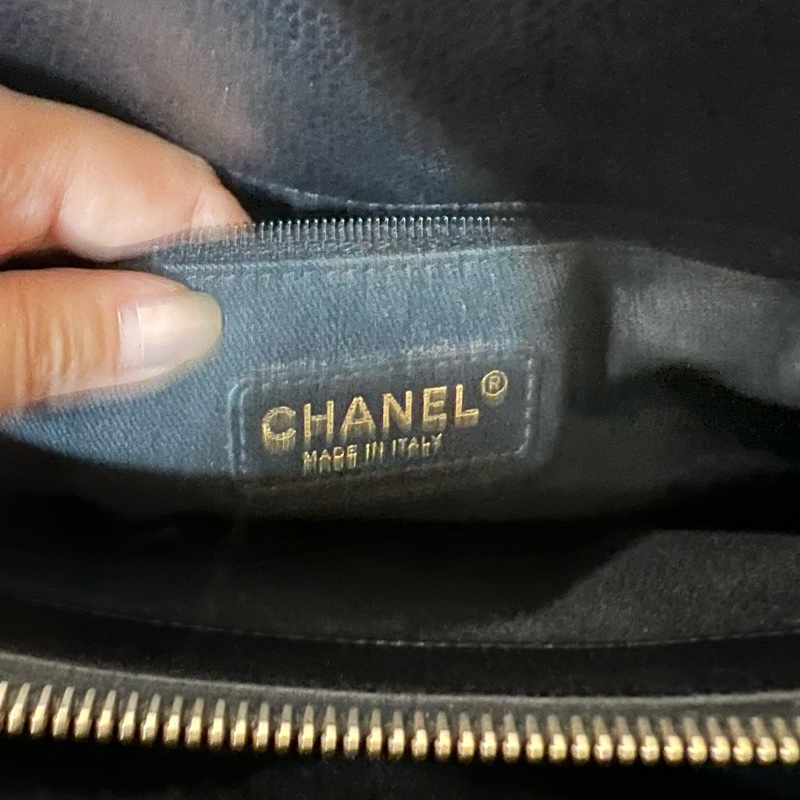 ෆ Chanel 魚子醬荔枝托特-22