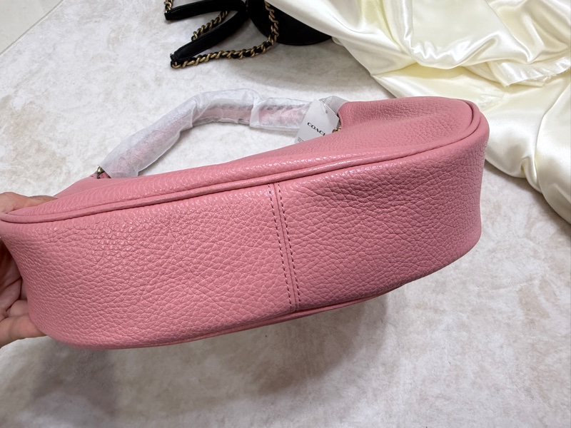 Coach 肩背包粉色-4