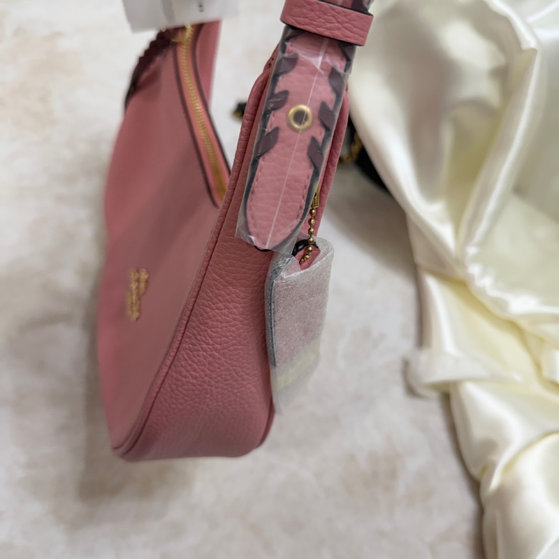 Coach 肩背包粉色-13