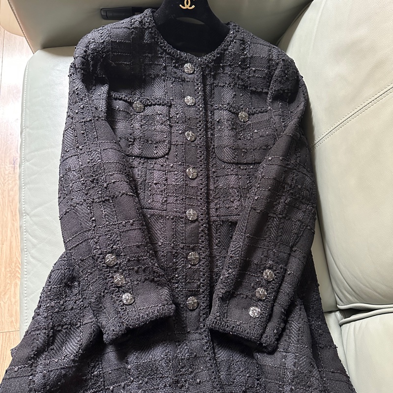 Chanel 23S 春夏系列黑色收腰裙擺外套-2