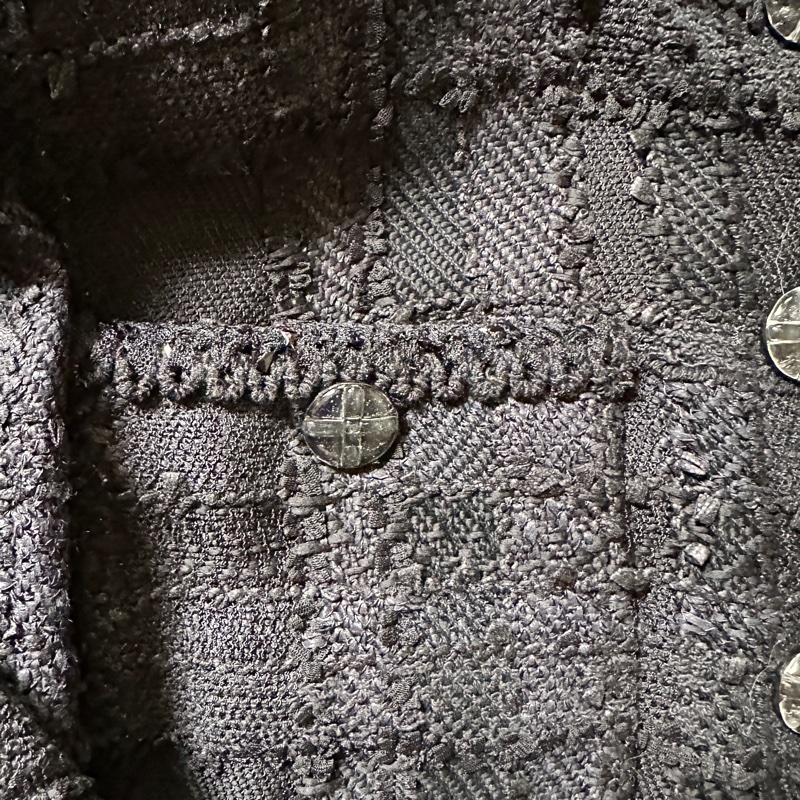 Chanel 23S 春夏系列黑色收腰裙擺外套-5