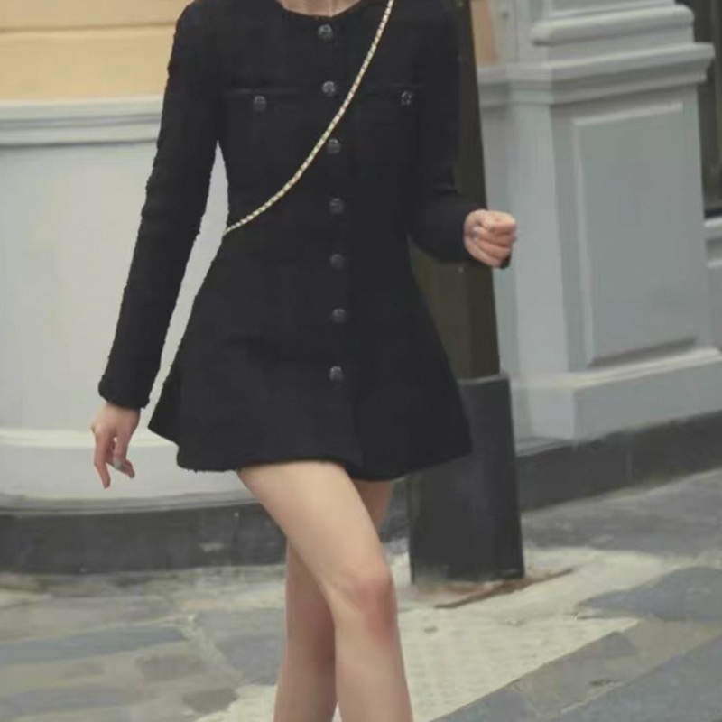 Chanel 23S 春夏系列黑色收腰裙擺外套-9