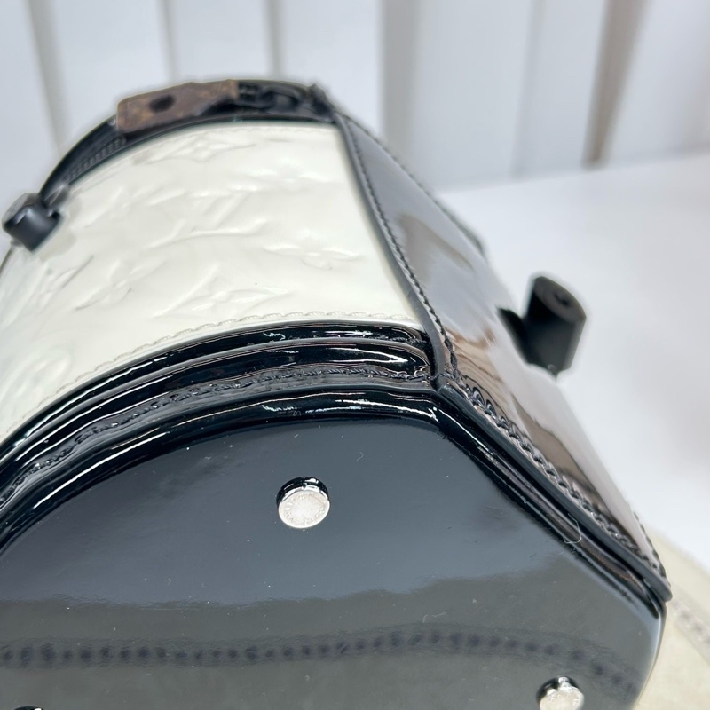 LOUIS VUITTON Cannes 系列手袋 經典老花可調節可拆卸肩帶 白拼黑漆麵牛皮革 發財桶-7