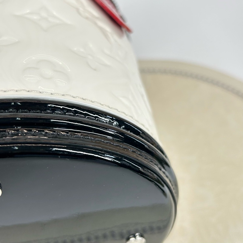 LOUIS VUITTON Cannes 系列手袋 經典老花可調節可拆卸肩帶 白拼黑漆麵牛皮革 發財桶-8