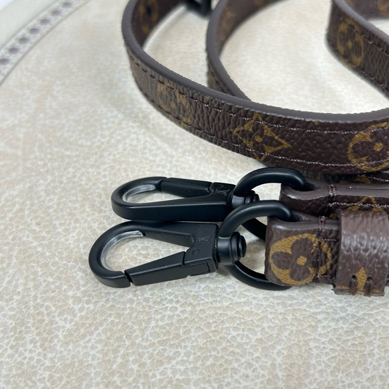 LOUIS VUITTON Cannes 系列手袋 經典老花可調節可拆卸肩帶 白拼黑漆麵牛皮革 發財桶-17