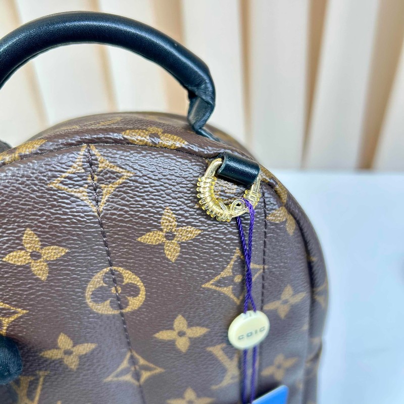 LV路易威登Palm Springs mini老花後背包-21