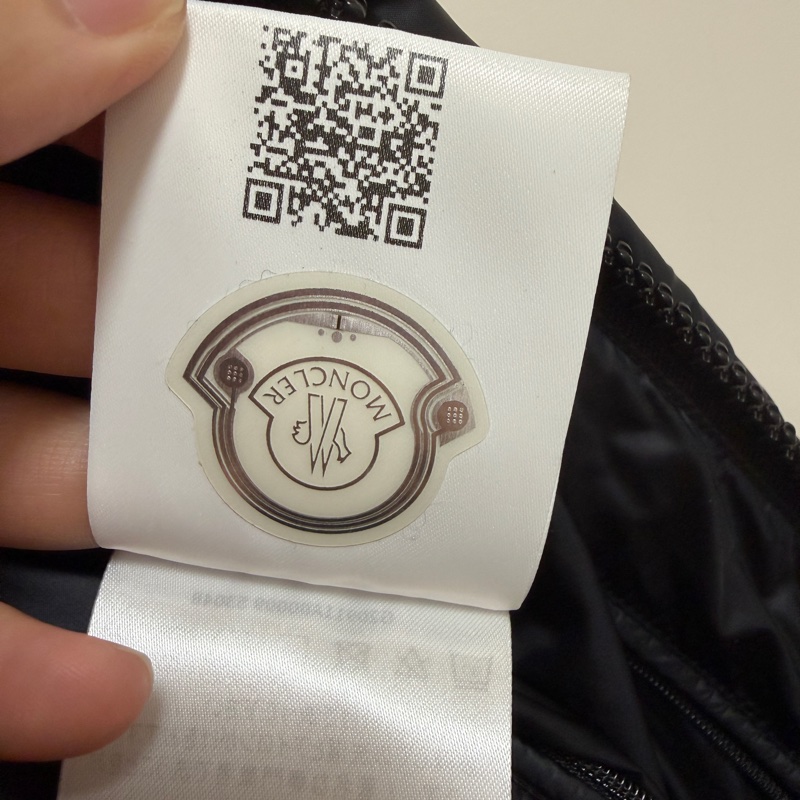 Moncler 羽絨外套黑色男版-5