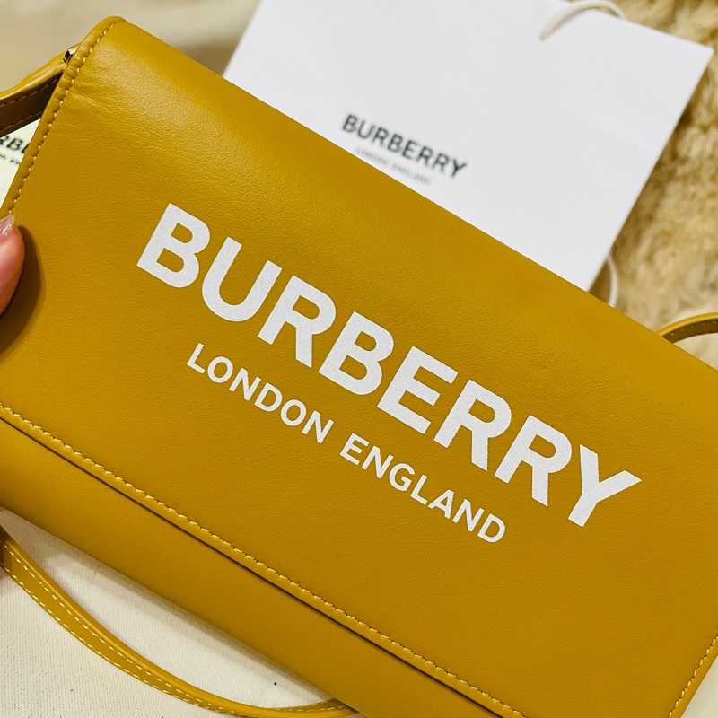 Burberry 三合一真皮WOC 斜背包 手拿包-26