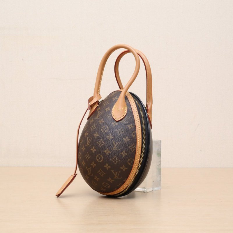 LOUIS VUITTON 老花PVC2018秀款限定恐龍蛋肩背包-3