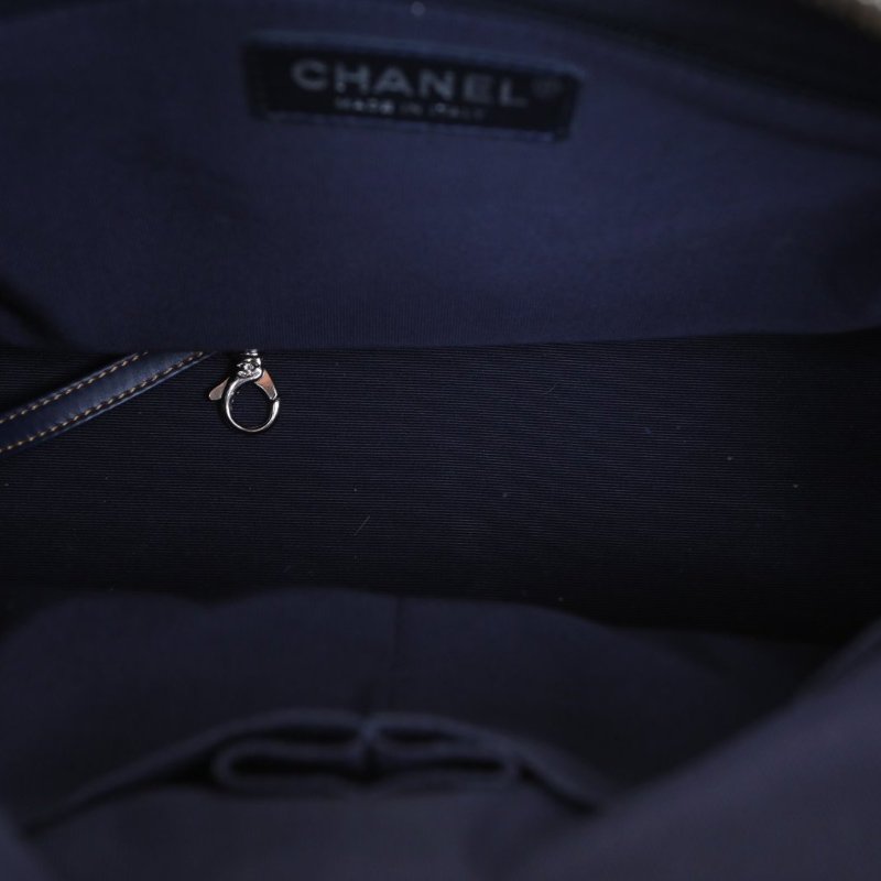 CHANEL GABRIELLE流浪中號28牛仔藍牛皮/帆布25開金銀扣肩背包-2