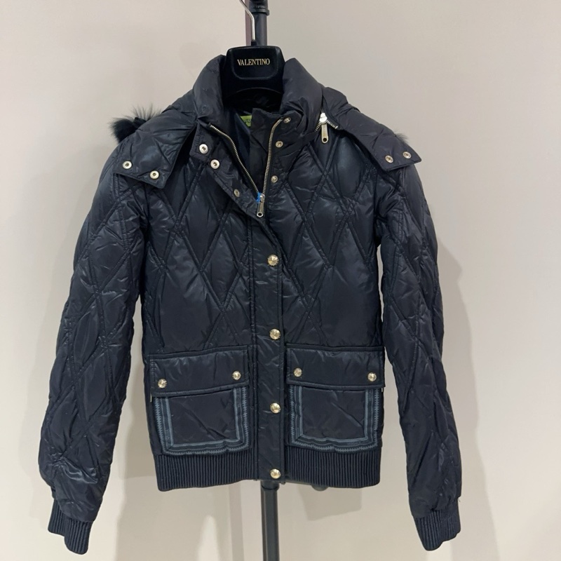 99新 Versace 范思哲 绗缝连帽羽绒服 外套 鸭绒填充 帽子可以脱卸 两种穿法 女款 黑色-7