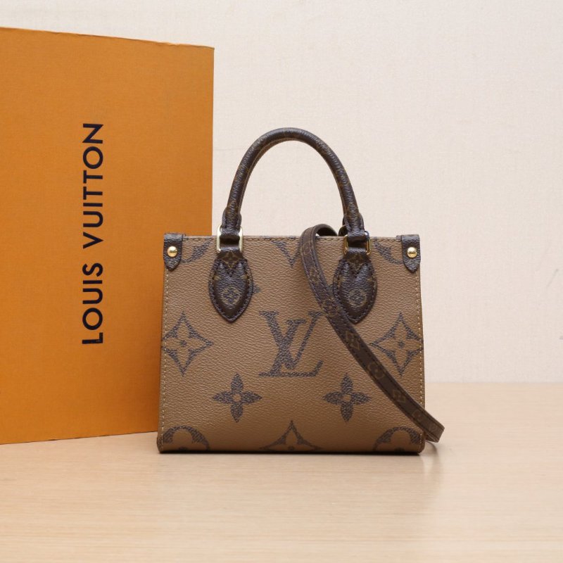LOUIS VUITTON OnthegoBB18老花PVC晶片肩背包-0
