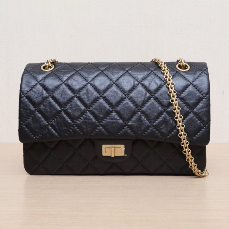 CHANEL 2.55口蓋包大號28黑色牛皮27開金扣肩背包-1