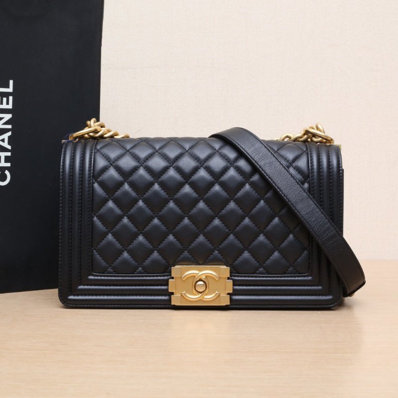 CHANEL Leboy中號25黑色牛皮晶片開金扣菱格紋肩背包-0