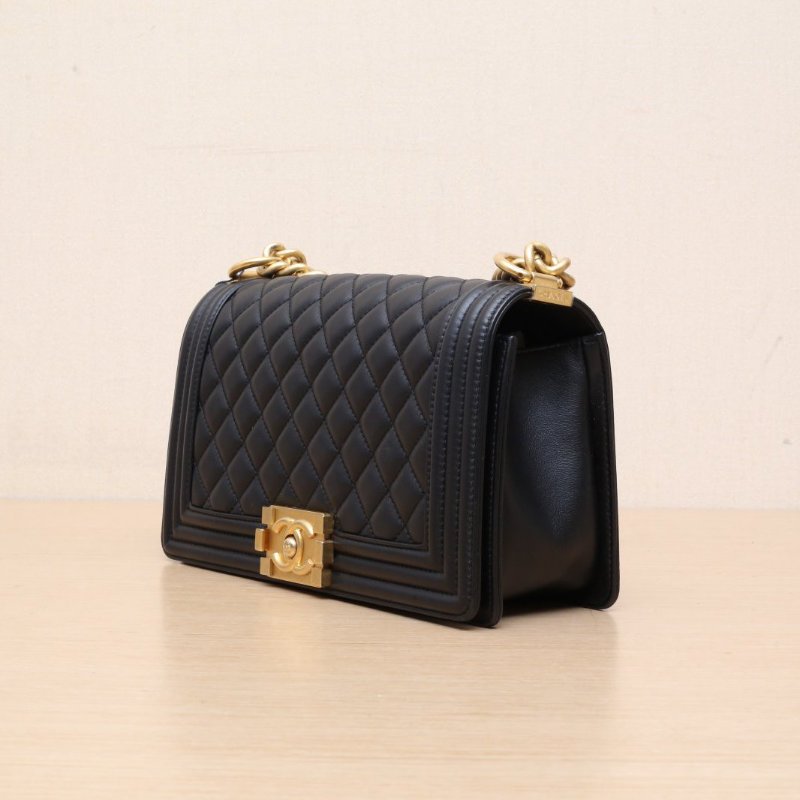CHANEL Leboy中號25黑色牛皮晶片開金扣菱格紋肩背包-4