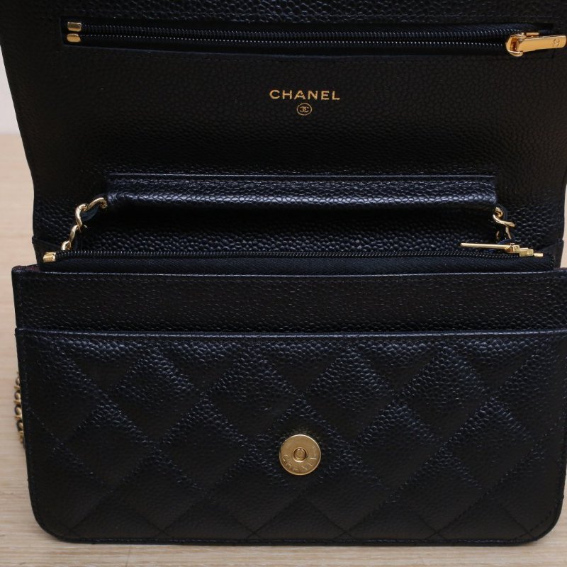 CHANEL CFWOC19黑色荔枝牛皮晶片開金扣肩背包-2