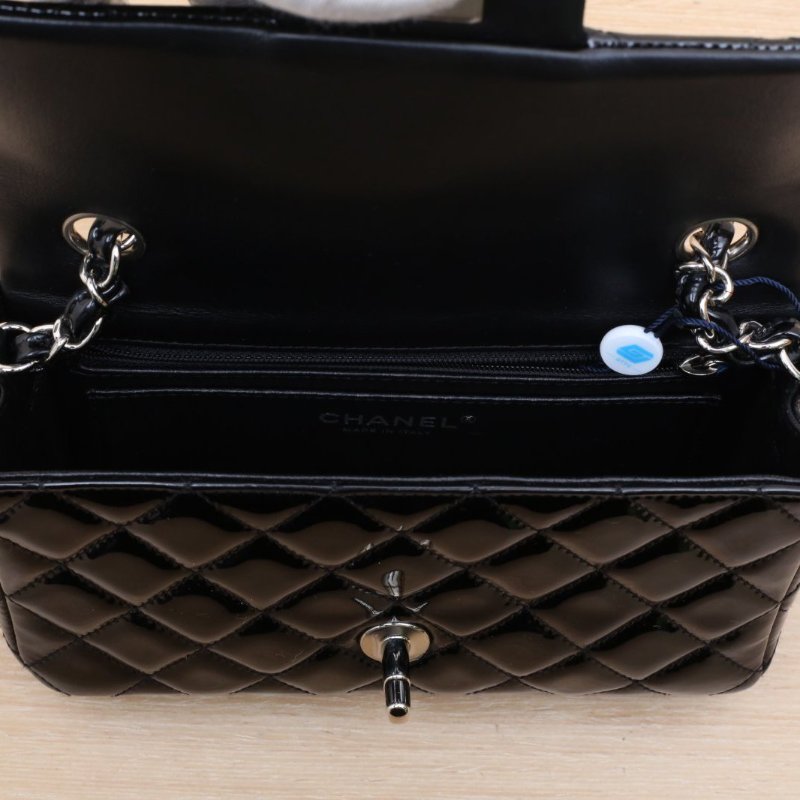 CHANEL CF口蓋包大Mini20黑色漆皮20開銀扣肩背包-2