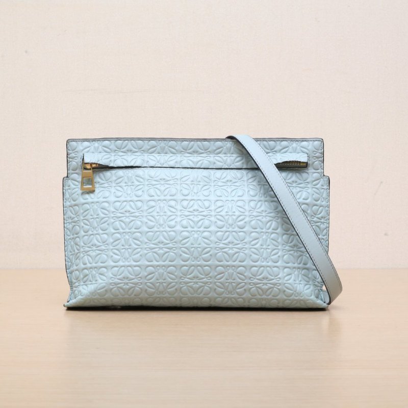 LOEWE 藍色牛皮Pouchwoc斜挎包肩背包-1