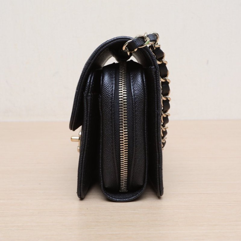CHANEL 22C內拉鏈口蓋包18黑色荔枝牛皮晶片開淺金扣肩背包-3