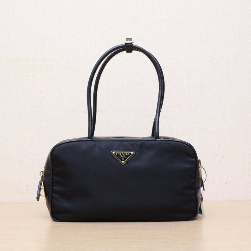 PRADA 黑色牛皮尼龍金扣新款三角標plume降落傘手提包/肩背包-1