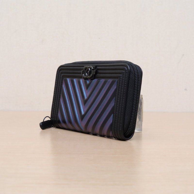 CHANEL 幻彩色牛皮23開黑扣幻彩V紋拉鏈錢包零錢包肩背包-2