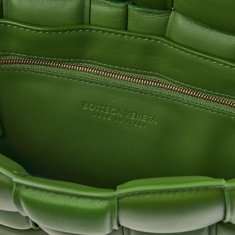 BOTTEGA VENETA 女士加墊卡帶斜背包 591970 VCQR1 3141-9