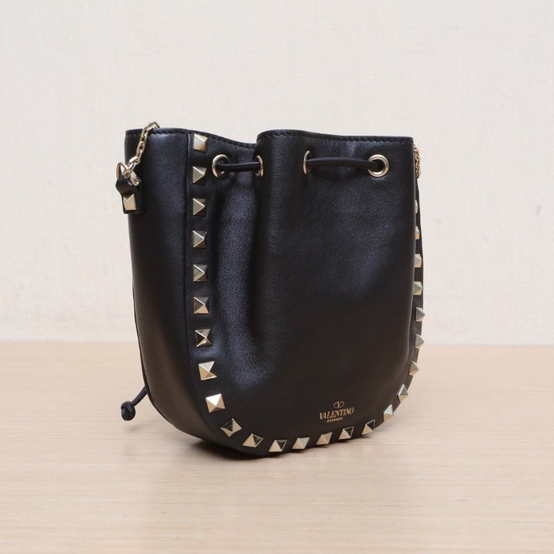 VALENTINO 抽繩水桶包黑色牛皮肩背包-4