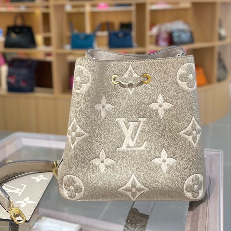 Louis Vuitton路易威登LV大象灰水桶包-1