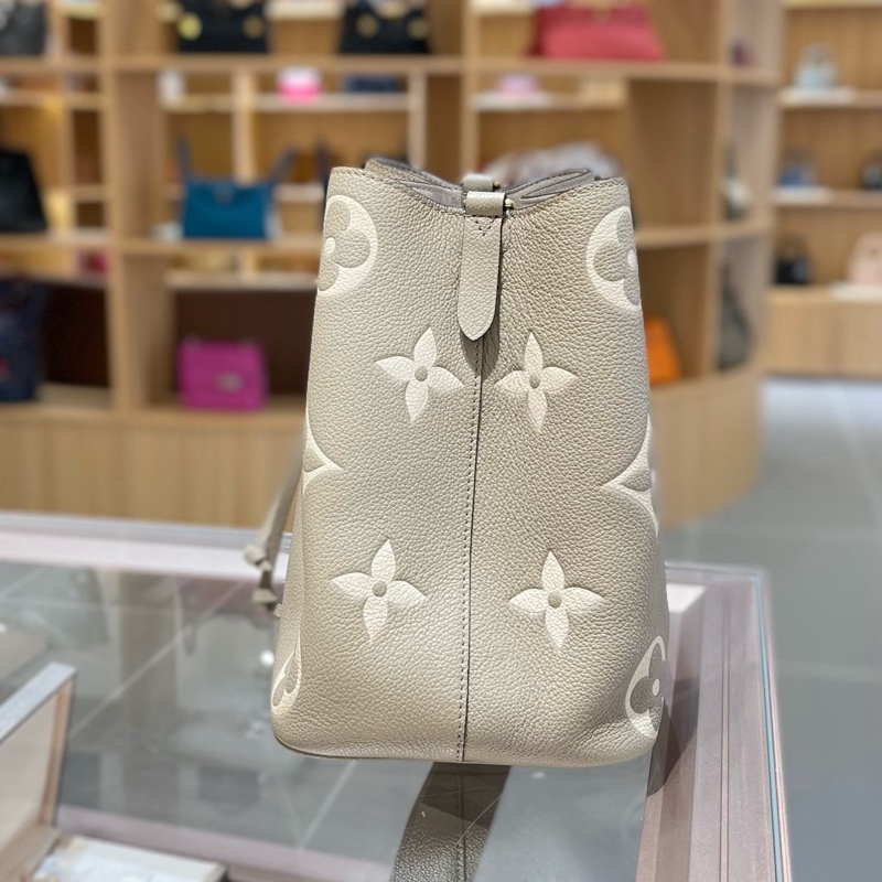 Louis Vuitton路易威登LV大象灰水桶包-5