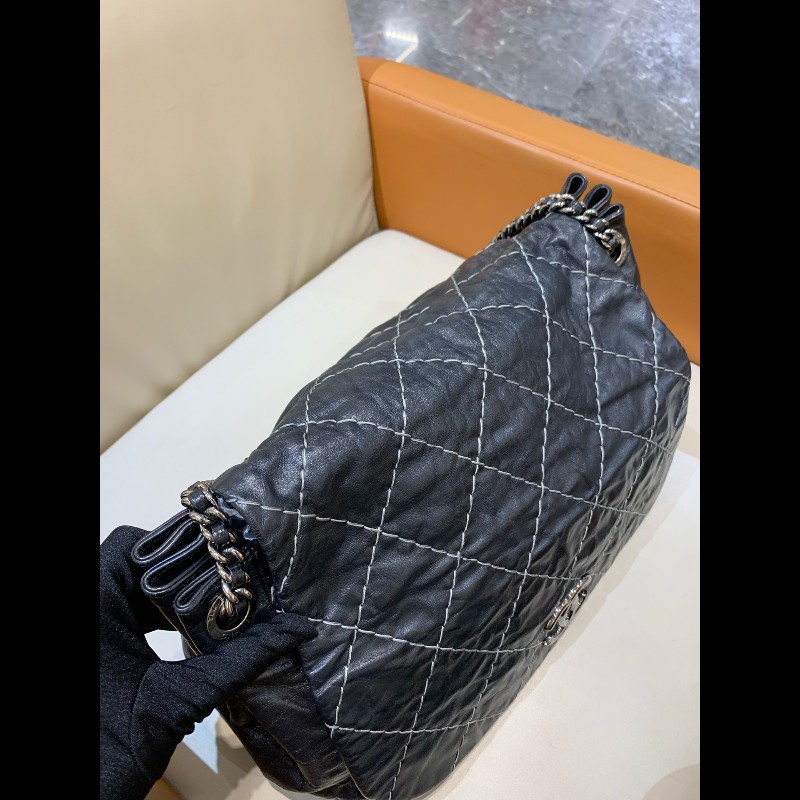 Chanel 香奈兒 黑銀外縫線 機場南瓜鏈條包-4