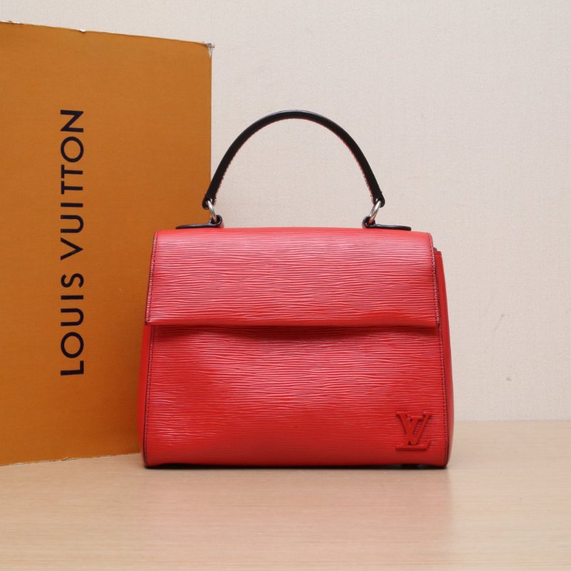 LOUIS VUITTON ClunyBB28紅色EPI水波紋牛皮銀扣2017肩背包-0