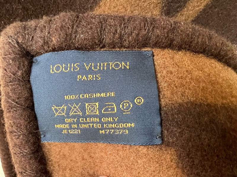 LV cashmere 喀什米爾羊絨 雙色圍巾-3