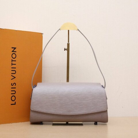 LOUIS VUITTON 灰色EPI水波紋牛皮2001Vintage圓桶手提包腋下包肩背包