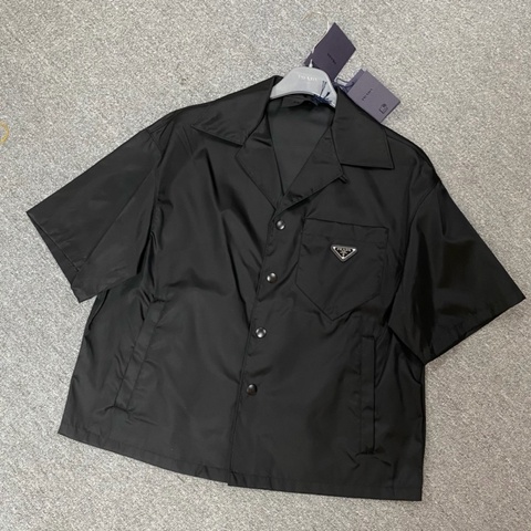 Prada  鐵標 黑色 短袖襯衫 男女均可#L