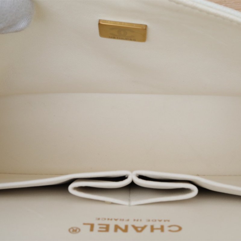 CHANEL CF口蓋包小號23白色荔枝牛皮晶片開淺金扣菱格紋肩背包-3