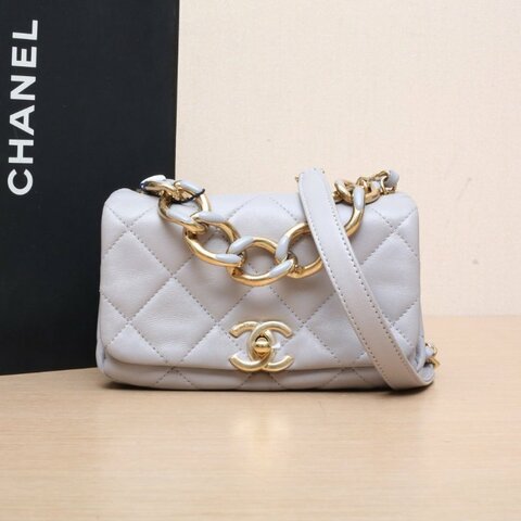 CHANEL 灰色羊皮晶片開金扣22A灰金粗鏈條菱格紋口蓋包mini肩背包