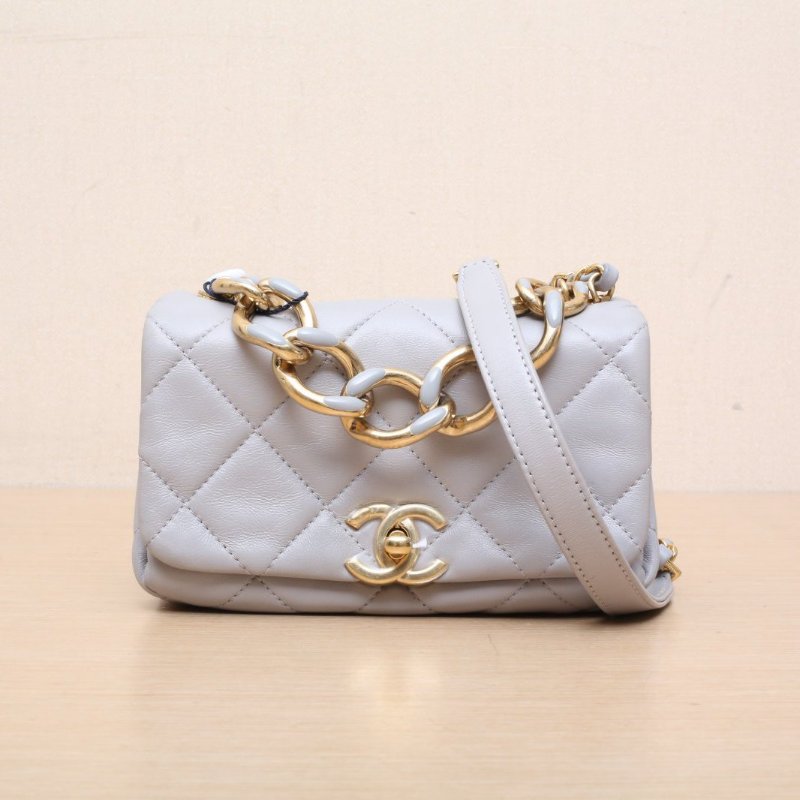 CHANEL 灰色羊皮晶片開金扣22A灰金粗鏈條菱格紋口蓋包mini肩背包-1