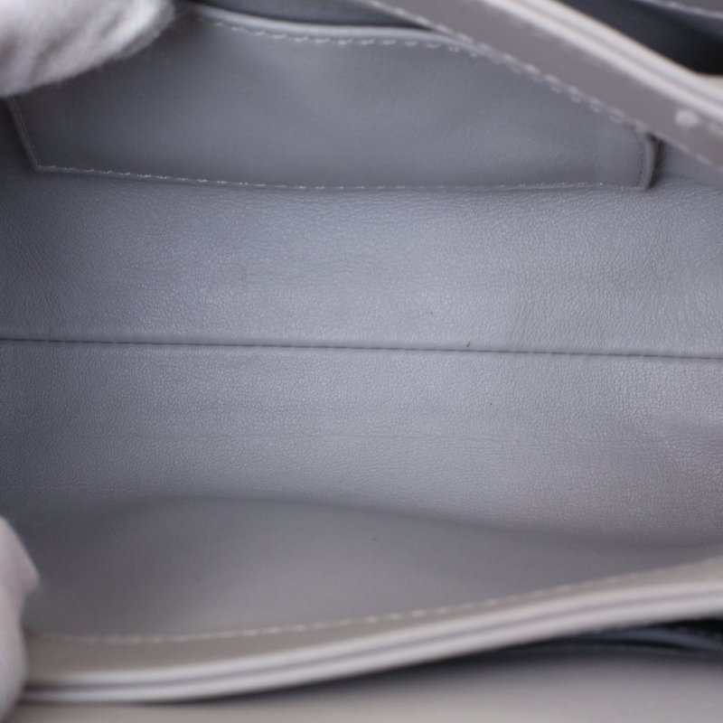 CHANEL 灰色羊皮晶片開金扣22A灰金粗鏈條菱格紋口蓋包mini肩背包-2