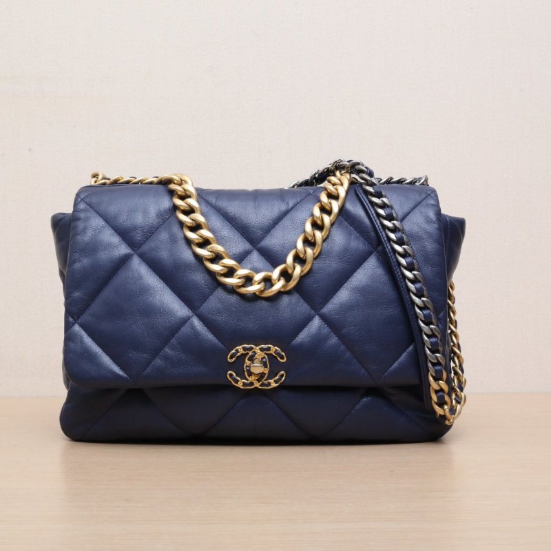CHANEL 19BAG口蓋包Maxi36藍色羊皮30開金銀扣肩背包-1