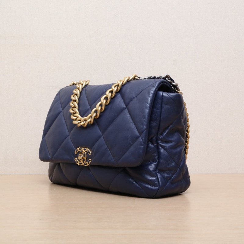 CHANEL 19BAG口蓋包Maxi36藍色羊皮30開金銀扣肩背包-4