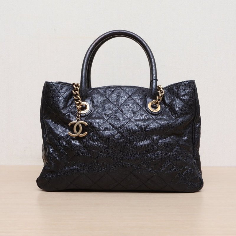 CHANEL 黑色荔枝牛皮16開金扣中古tote肩背包-1