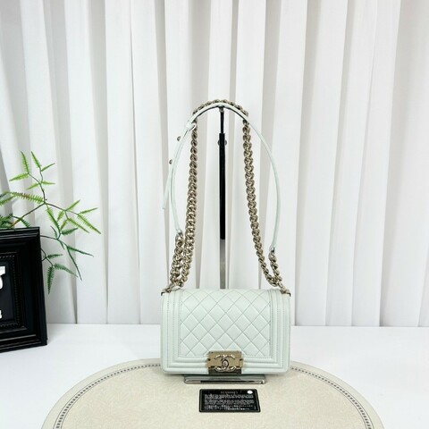 CHANEL leboy小號 baby藍全皮搭配金扣菱格翻蓋開合鏈條肩帶