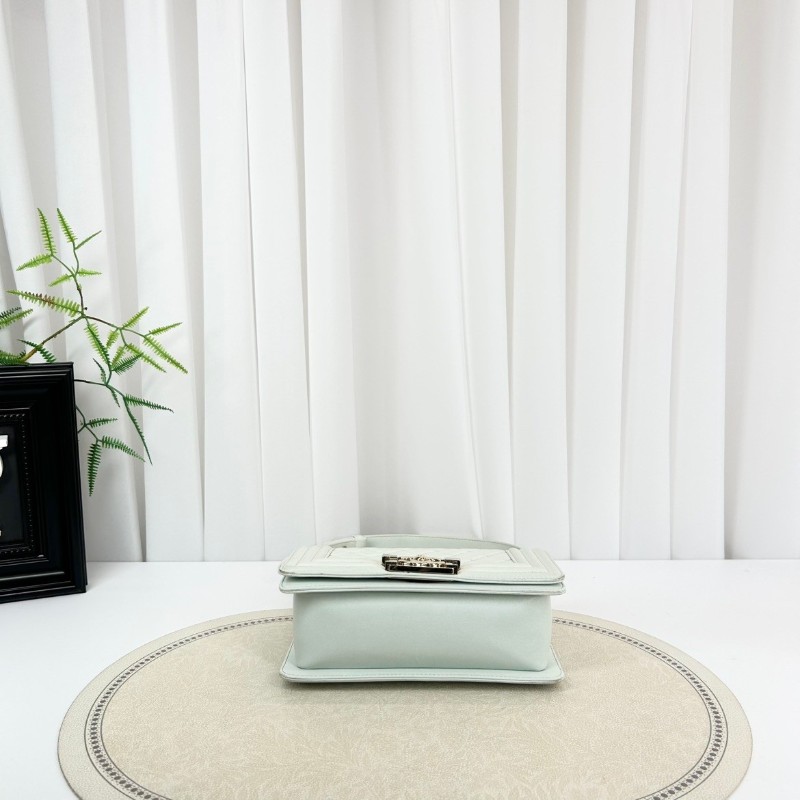 CHANEL leboy小號 baby藍全皮搭配金扣菱格翻蓋開合鏈條肩帶-2